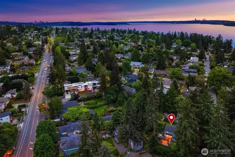 2038 9th Street W Kirkland WA 98033