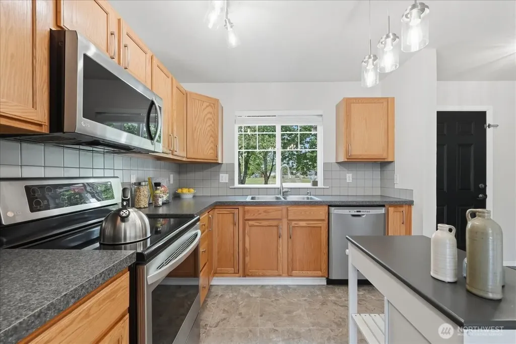6537 Compton Boulevard SE Lacey WA 98513