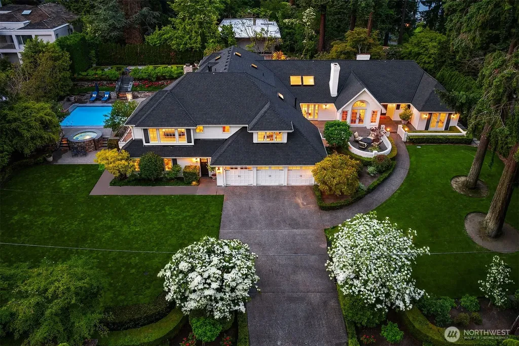 8826 NE 2nd Place Medina WA 98039