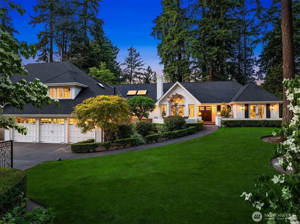 8826 NE 2nd Place Medina WA 98039