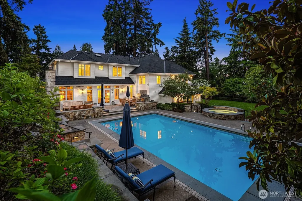 8826 NE 2nd Place Medina WA 98039