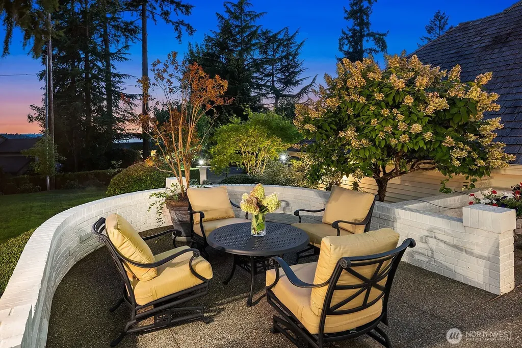 8826 NE 2nd Place Medina WA 98039