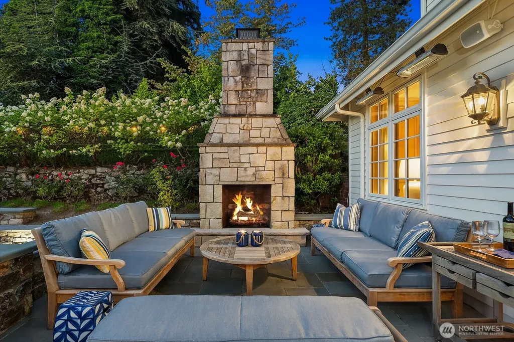 8826 NE 2nd Place Medina WA 98039