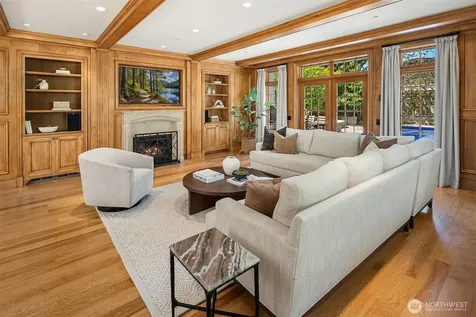 8826 NE 2nd Place Medina WA 98039