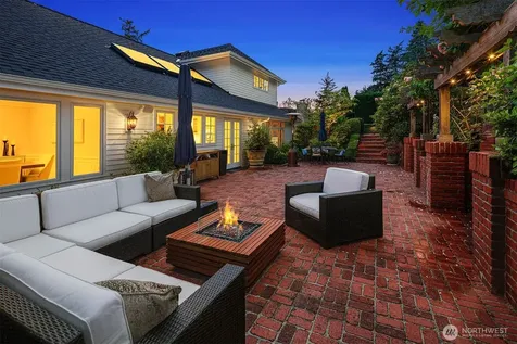 8826 NE 2nd Place Medina WA 98039