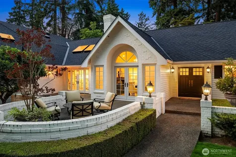 8826 NE 2nd Place Medina WA 98039