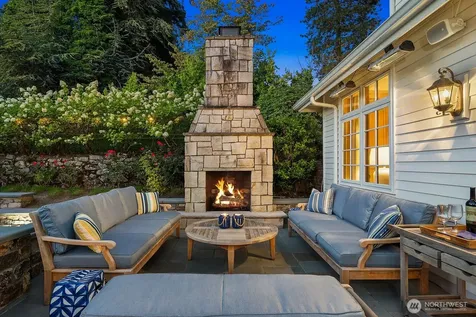 8826 NE 2nd Place Medina WA 98039