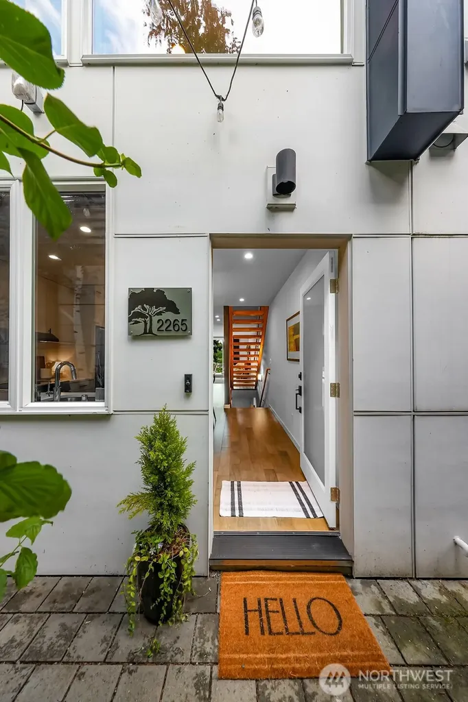 2265 14th Avenue W Seattle WA 98119
