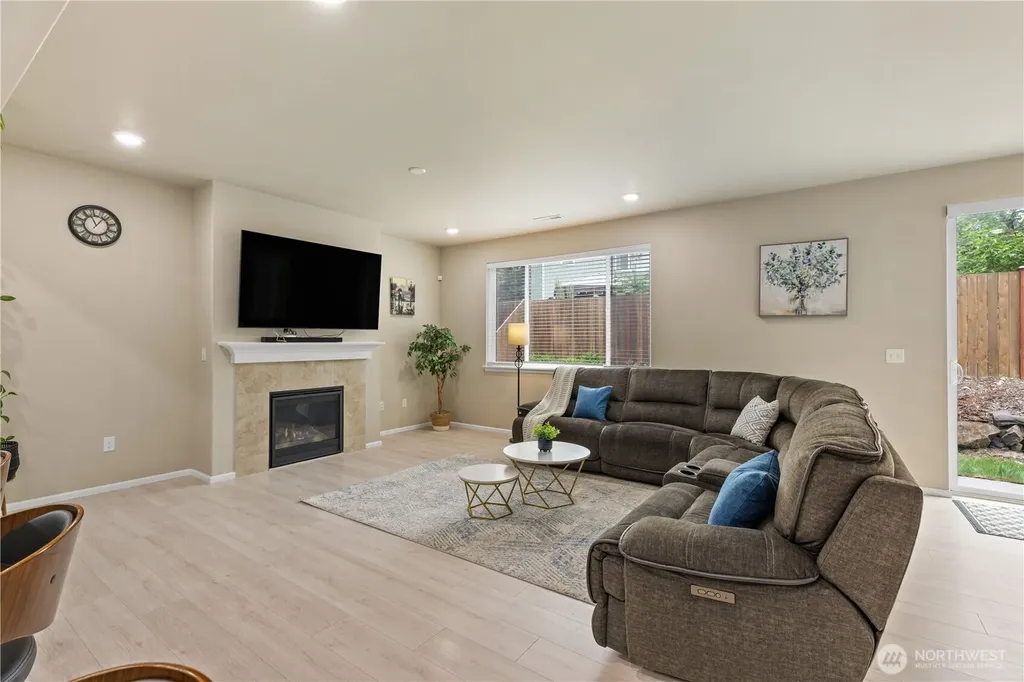 26832 199th Avenue SE Covington WA 98042