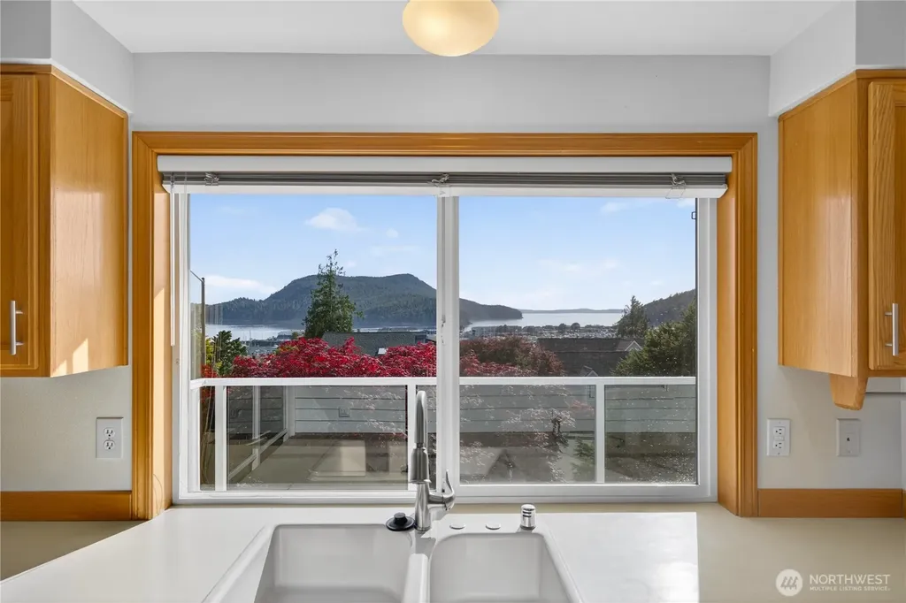 5012 Macbeth Drive Anacortes WA 98221