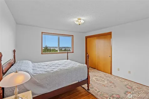 29015 15th Place S Federal Way WA 98003