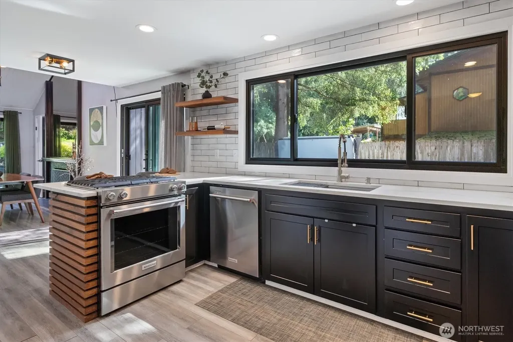 2404 Manorwood Drive SE Puyallup WA 98374
