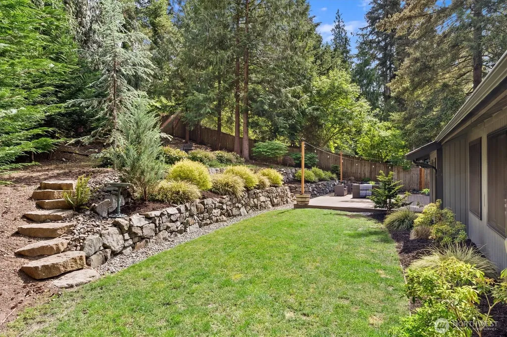 2404 Manorwood Drive SE Puyallup WA 98374