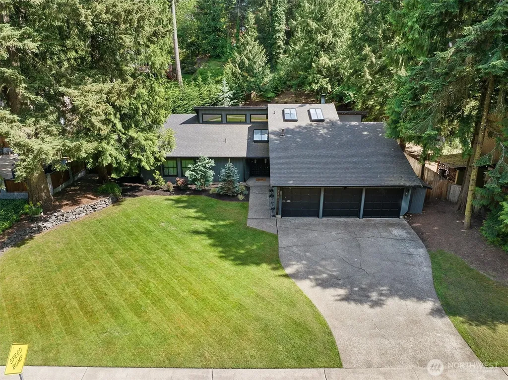 2404 Manorwood Drive SE Puyallup WA 98374