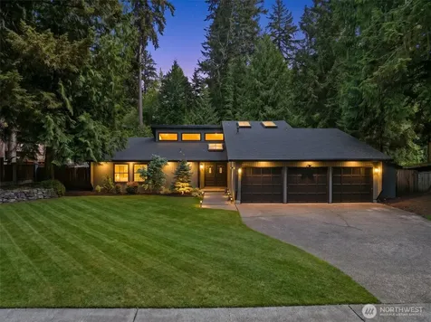 2404 Manorwood Drive SE Puyallup WA 98374