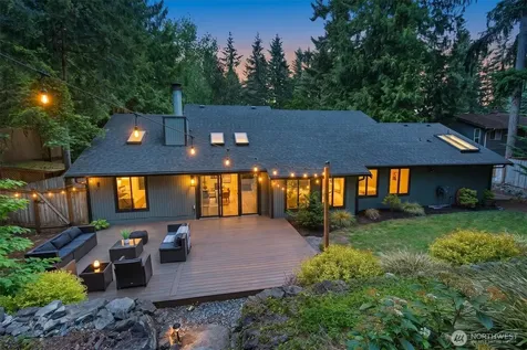 2404 Manorwood Drive SE Puyallup WA 98374