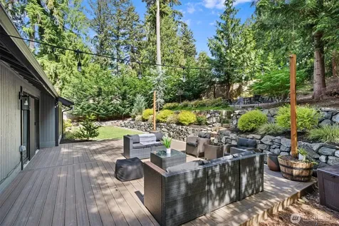 2404 Manorwood Drive SE Puyallup WA 98374