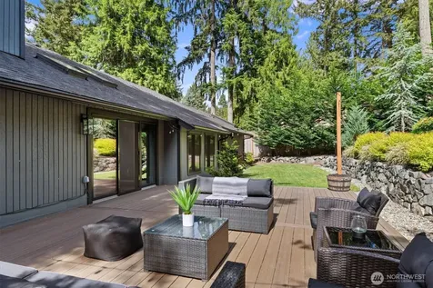 2404 Manorwood Drive SE Puyallup WA 98374
