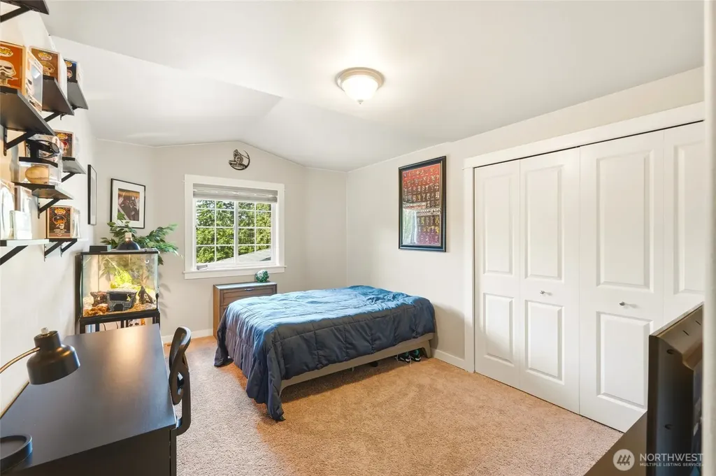 24015 SE 380th Street Enumclaw WA 98022