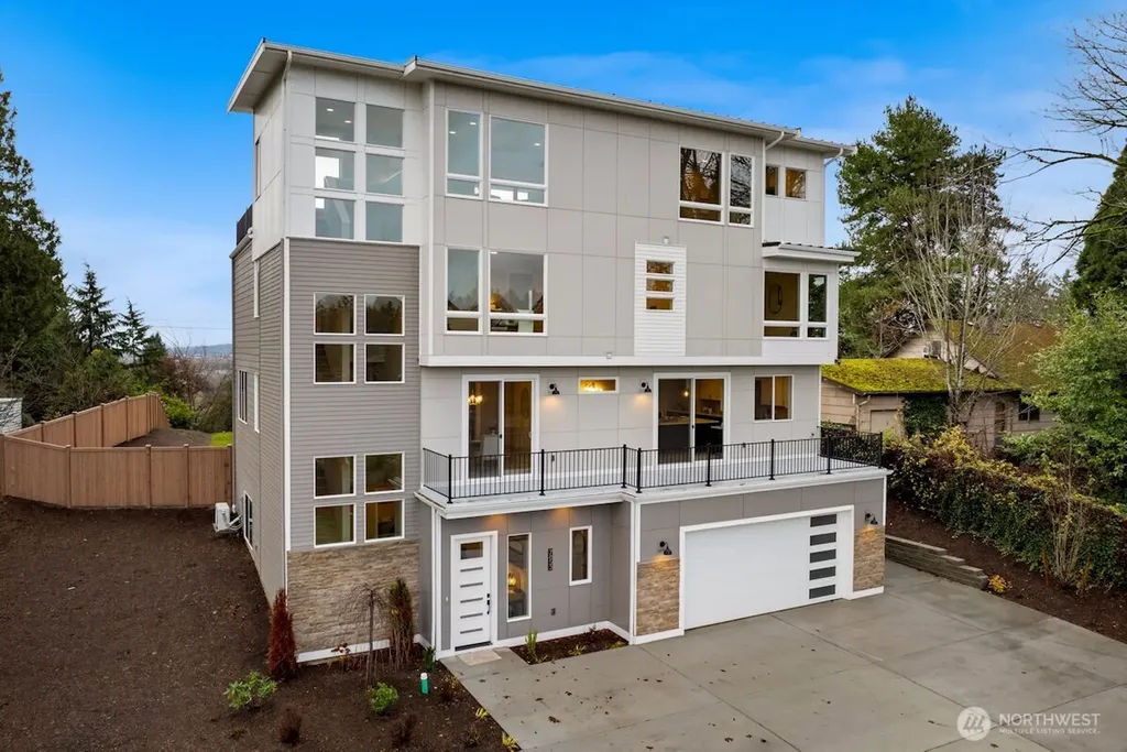 7853 S 132 Street Seattle WA 98178
