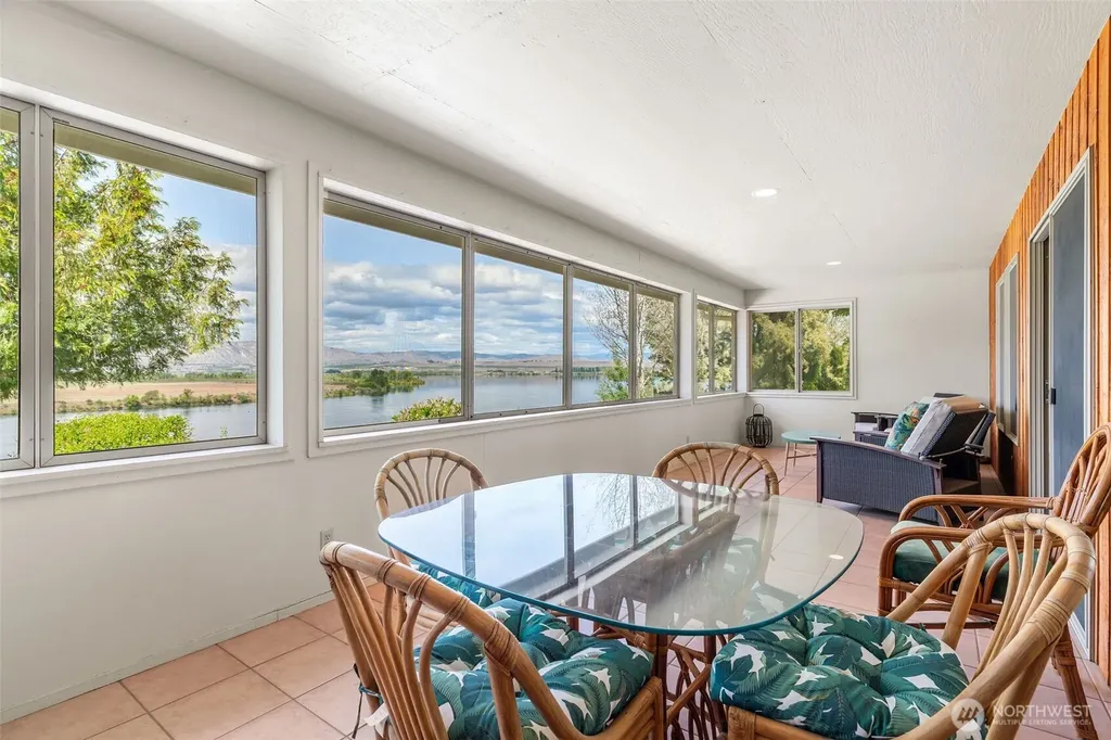 32 Midland Road Brewster WA 98813