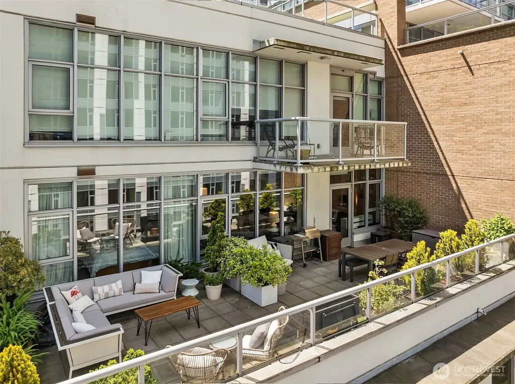 583 Battery Street Seattle WA 98121