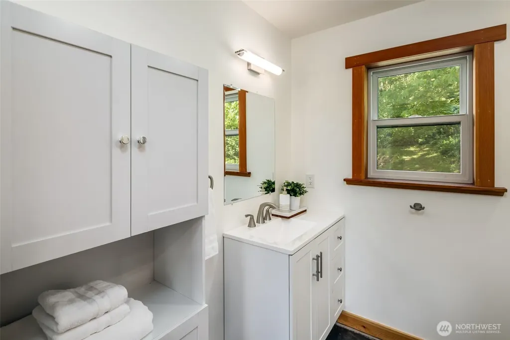 5862 Noon Road Bellingham WA 98226