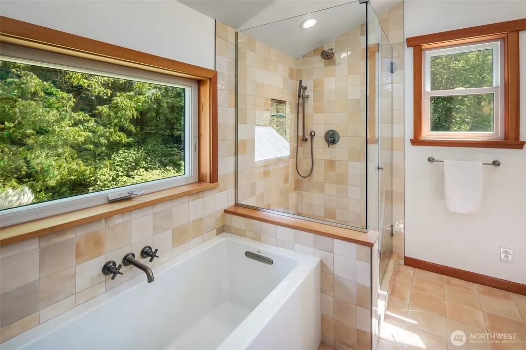 5862 Noon Road Bellingham WA 98226