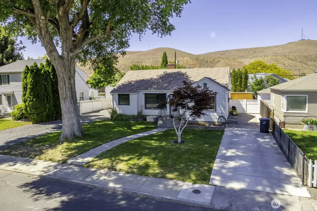 1017 SW C Street Ephrata WA 98823