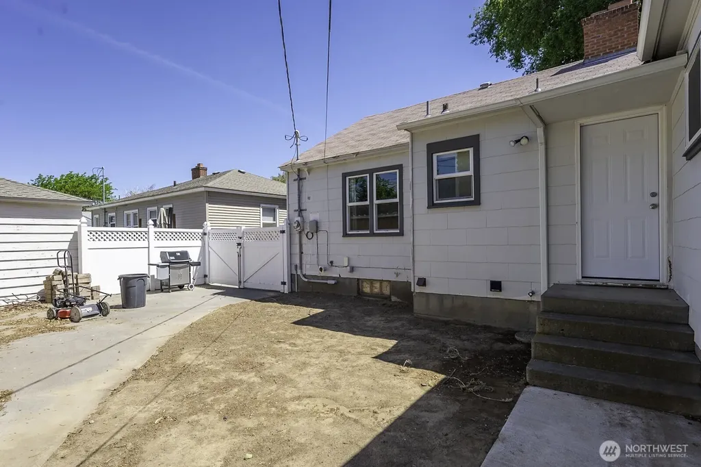 1017 SW C Street Ephrata WA 98823
