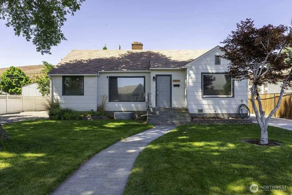 1017 SW C Street Ephrata WA 98823