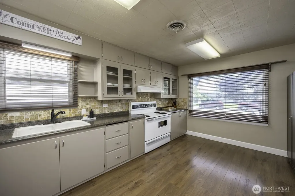 1017 SW C Street Ephrata WA 98823