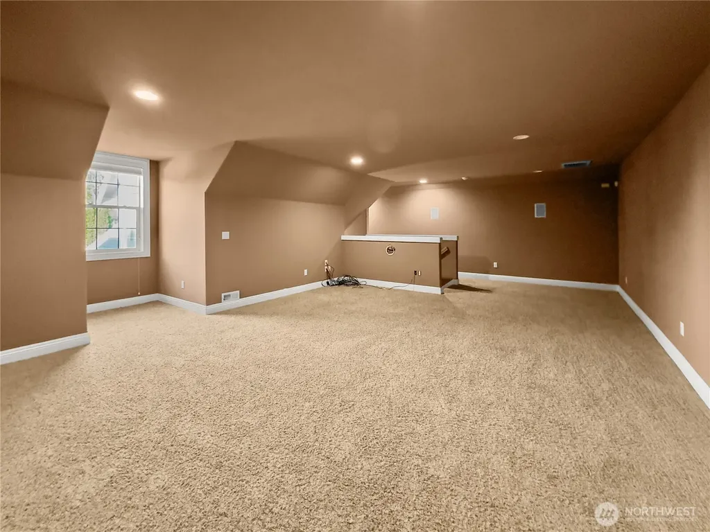6712 94th Street E Puyallup WA 98371