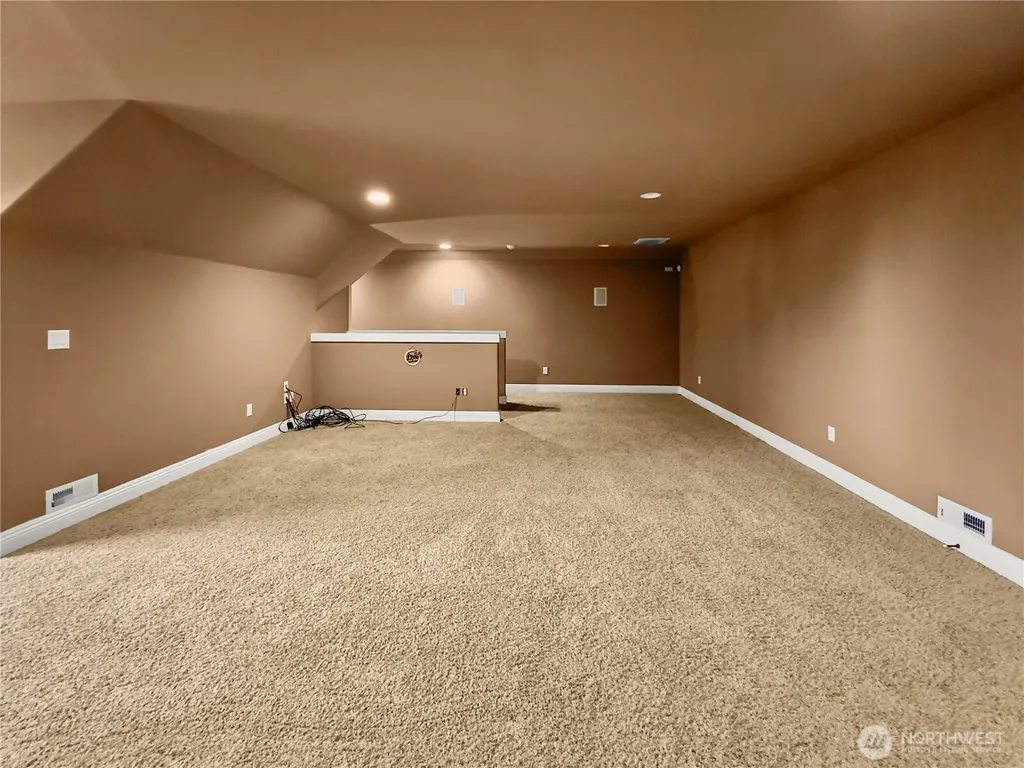 6712 94th Street E Puyallup WA 98371