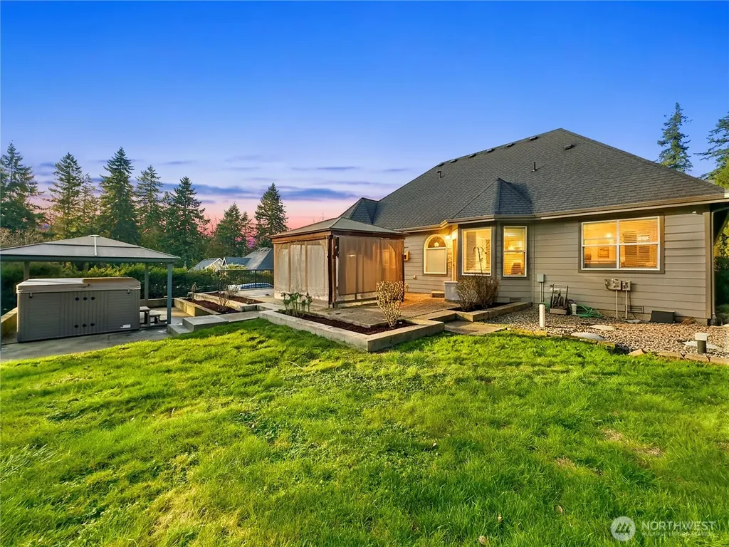 6712 94th Street E Puyallup WA 98371