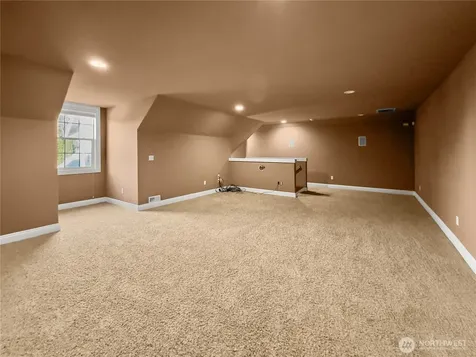 6712 94th Street E Puyallup WA 98371