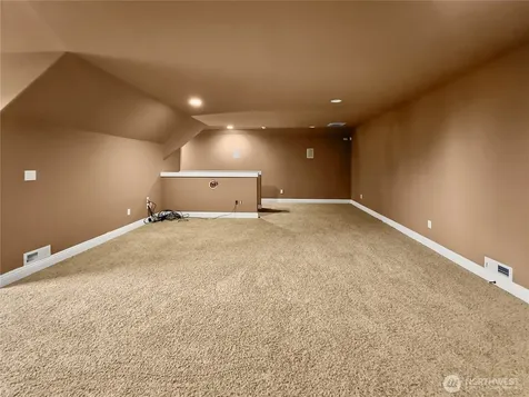 6712 94th Street E Puyallup WA 98371