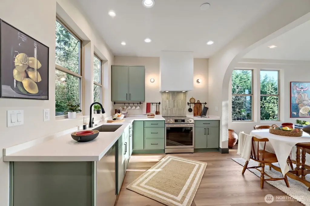 4586 22nd Avenue SW Seattle WA 98106
