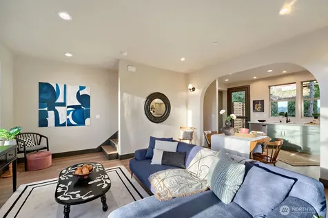 4586 22nd Avenue SW Seattle WA 98106