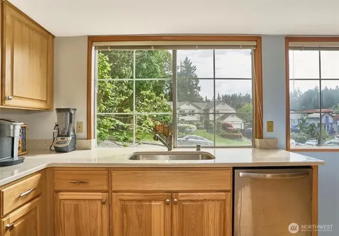 1404 S 290th Place Federal Way WA 98003
