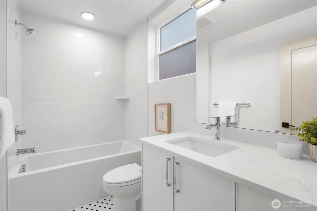 722 N 36th Street Seattle WA 98103