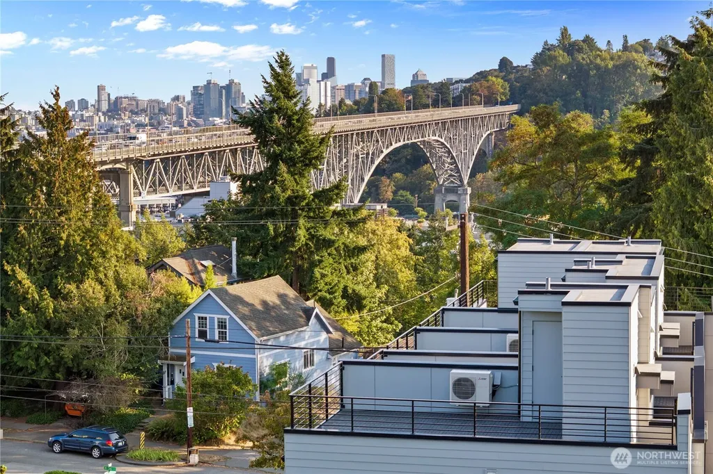 722 N 36th Street Seattle WA 98103