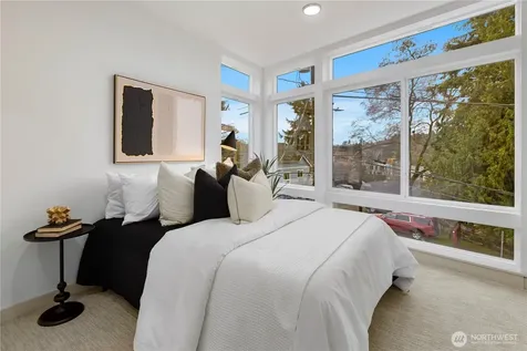 722 N 36th Street Seattle WA 98103