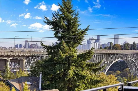722 N 36th Street Seattle WA 98103