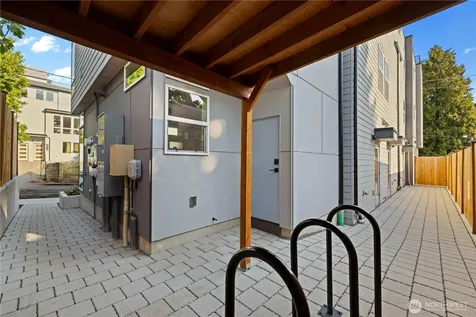 722 N 36th Street Seattle WA 98103