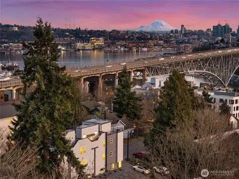 722 N 36th Street Seattle WA 98103