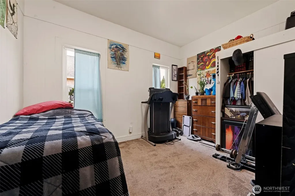 1218 Cedar Street Raymond WA 98577