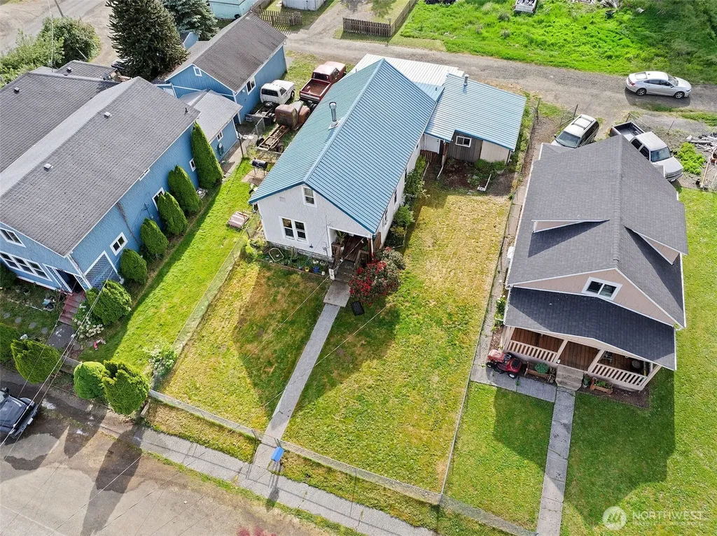 1218 Cedar Street Raymond WA 98577