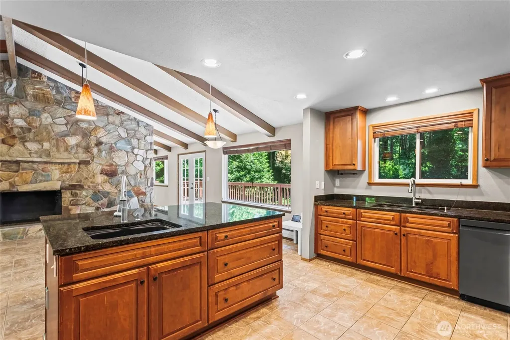 1 Beach Lane SW Lakewood WA 98498