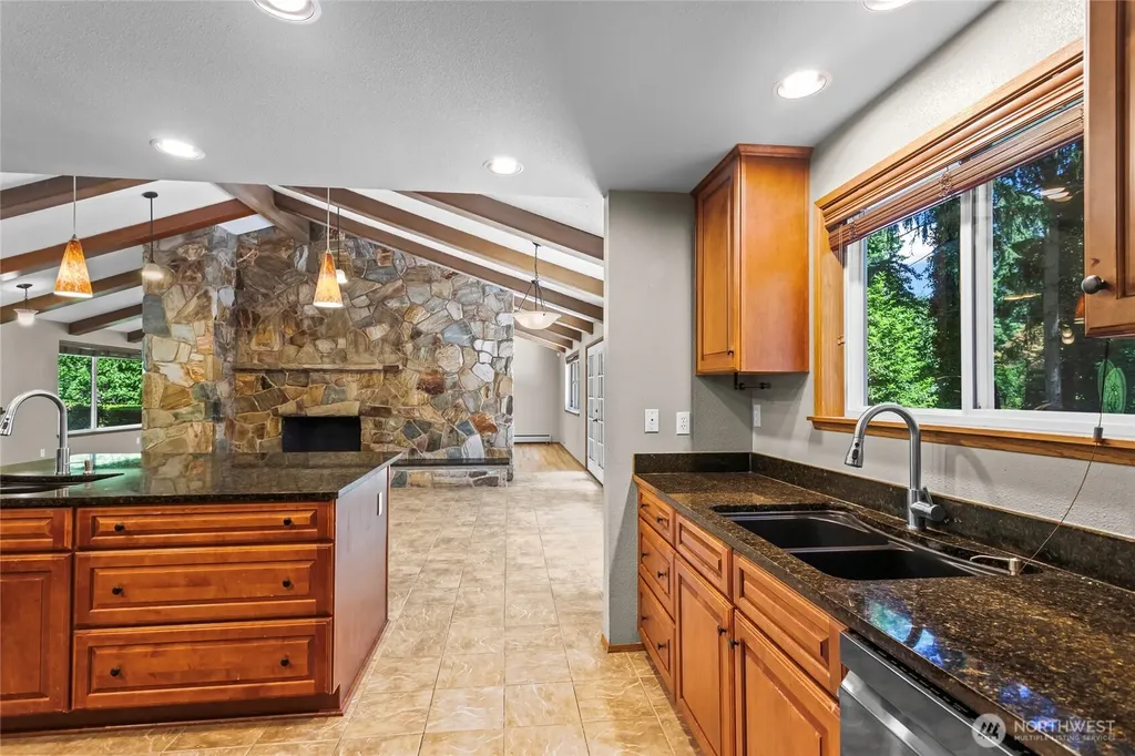 1 Beach Lane SW Lakewood WA 98498